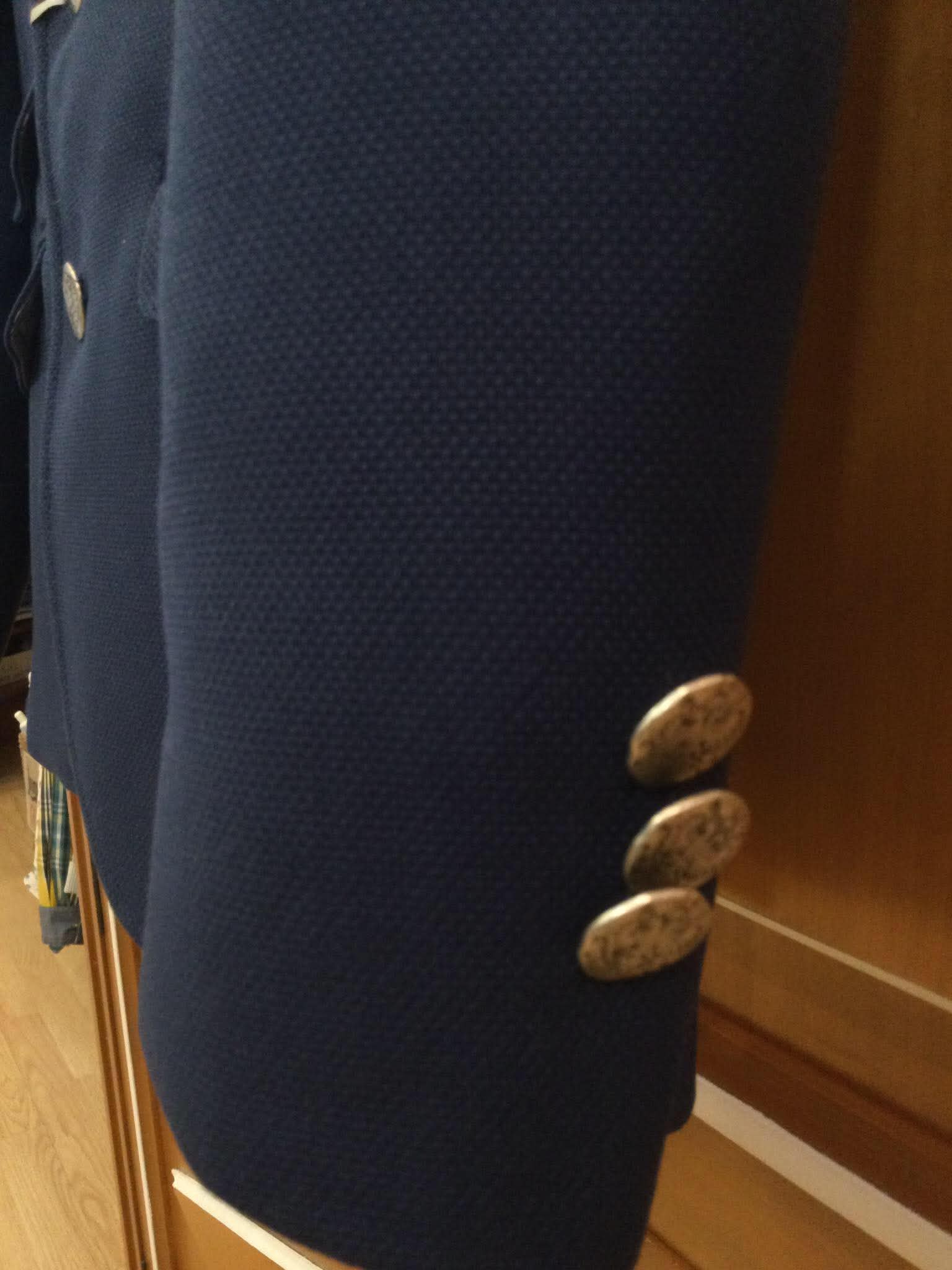 Americana Marino Con Botón Plata de Varones - Imagen 3